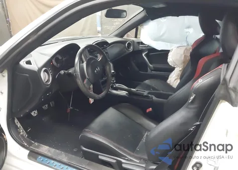 2014 Scion Fr-S из США, поврежденный, VIN JF1ZNAA11E9701337